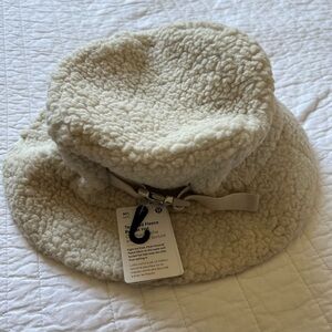 Lulu lemon fleece bucket hat